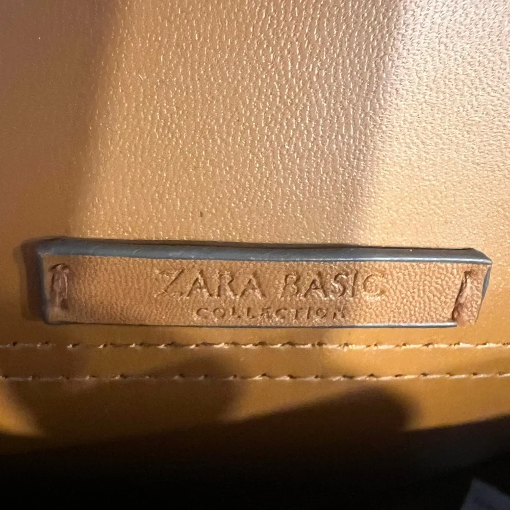 Zara Tan Crossbody Bag - Picture 14 of 15